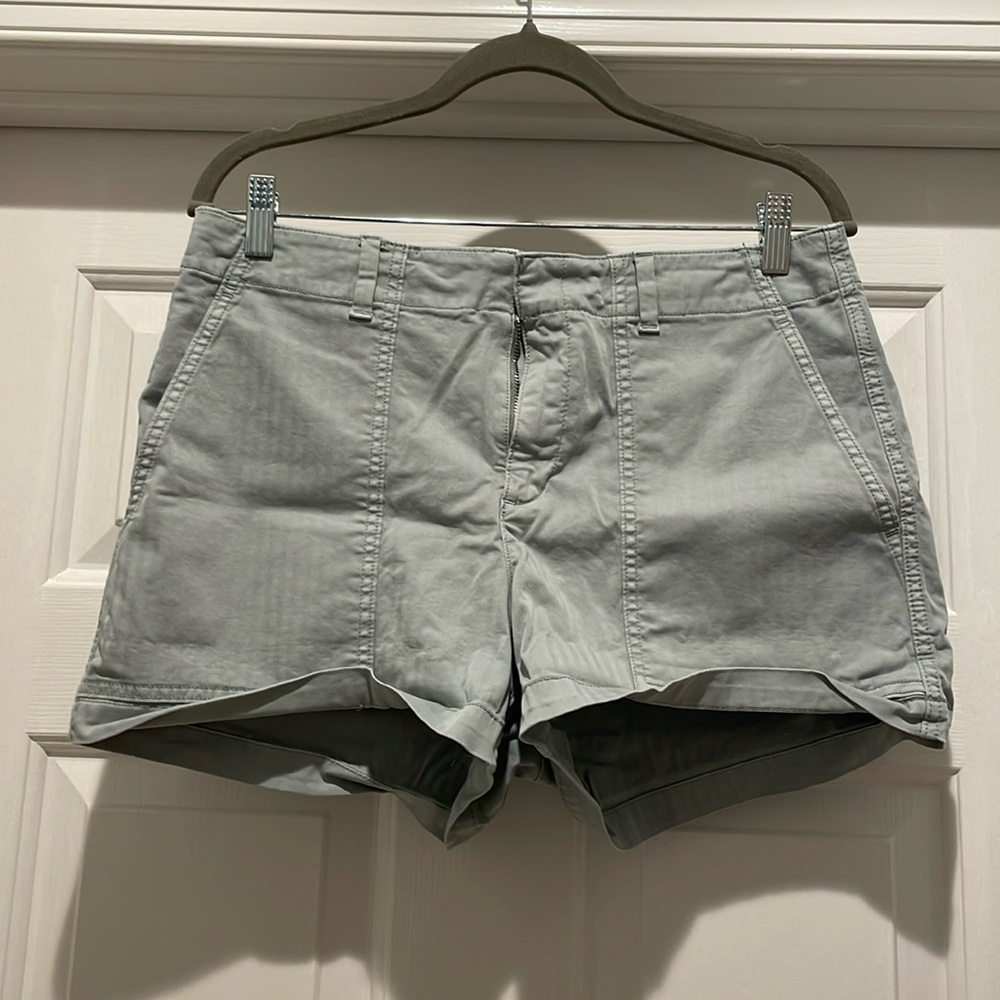 Gap 3”‘Sz 8 shorts